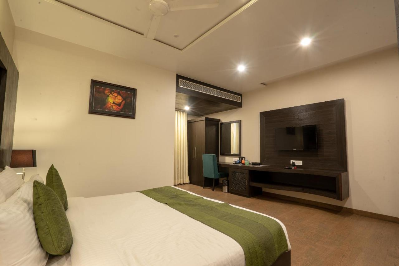 Hotel The Livin à Jaipur Extérieur photo