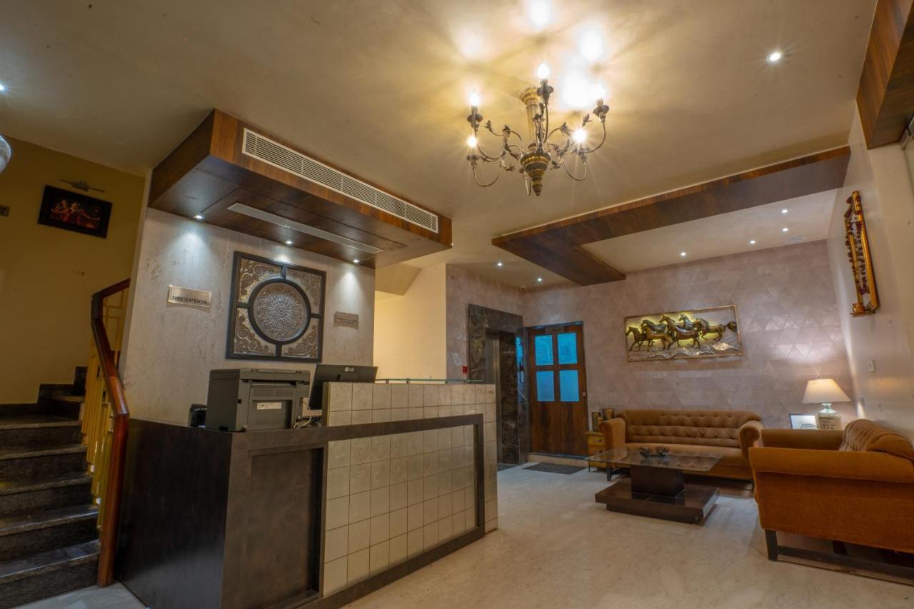 Hotel The Livin à Jaipur Extérieur photo